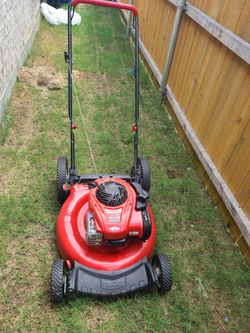 Troy-Bilt lawnmower in excellent condition 21inch ...I used it today  & it runs like new...pickup Forney