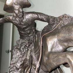 Frederic Remington bronze statue