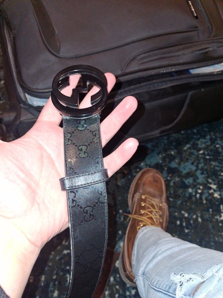 Authentic GUCCI Belt . Black Holographic 