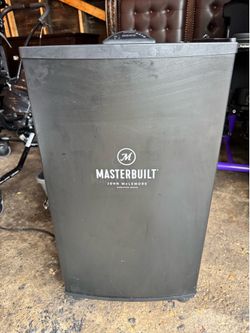 Black Masterbuilt John McLemore Signature Series electric smoker