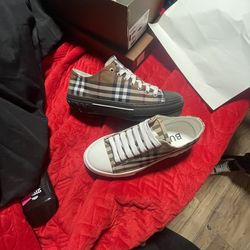 Burrbery shoes