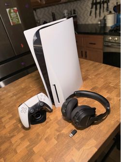 PS5 Disc Console w/ Controller & Turtle Beach Stealth 600P Gen 3 Headset
