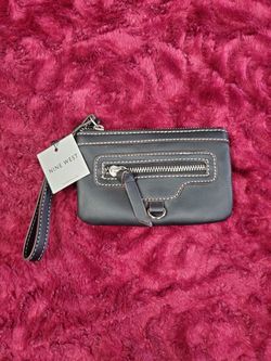 NINE WEST BLACK MINI WRISTLET WITH WHITE STITCHING!