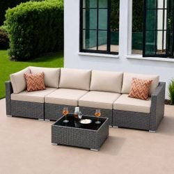5pc Wicker Outdoor Sectional set with beige cushions