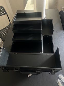 Portable makeup case with lock imoshionusa