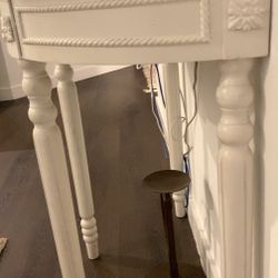 Victorian / Coquet Style Side Table 
