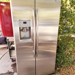 Slightly Used GE Profile 22 Plus Cubic Foot Refrigerator