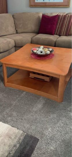 Coffee table $40 excellent condition