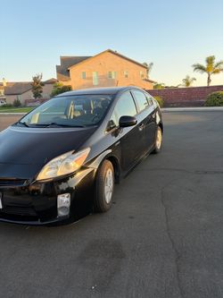 2011 Toyota Prius Five (Top Trim) – New Toyota Hybrid Battery