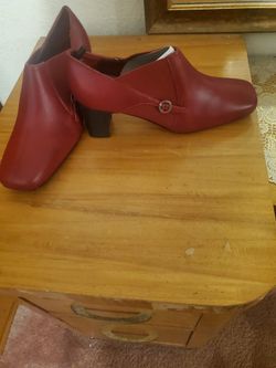 Brand New Still In Box 📦 AJ Valenci cute Red Dress Shoes Size 51/2