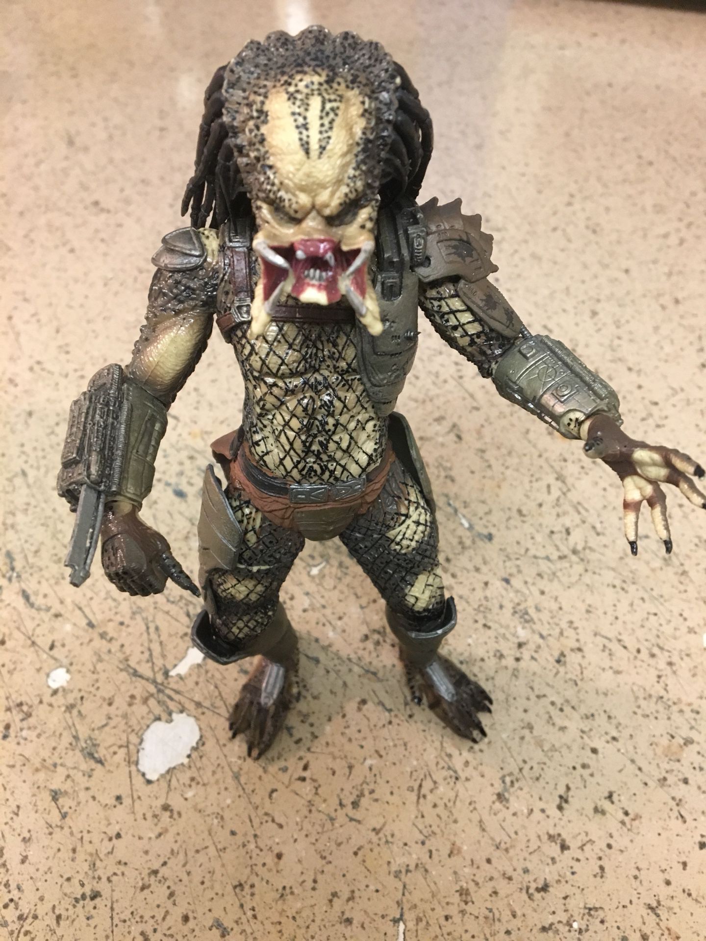NECA AVP Collectible Toys ( One missing pieces )