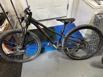 Specialized kids’ mountain bike