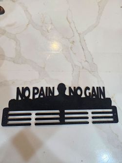 No Pain No Gain Metal Medal Hanger Wall Display Sports Running Gym Black