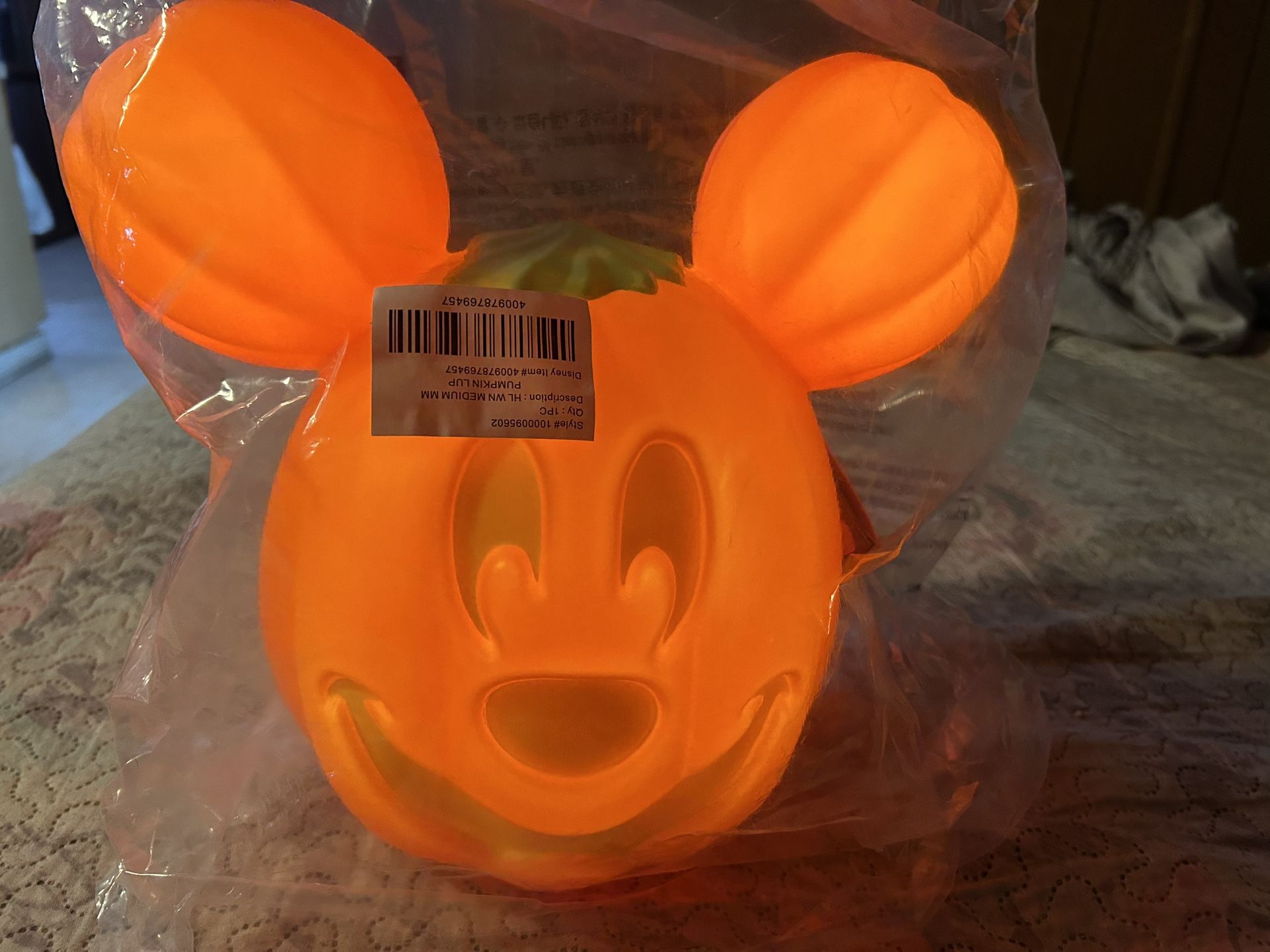 Mickey Mouse Light Up jack-o’-lantern