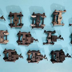 Lot of HO scale Trucks & Couplers - Some wear - $5 for all in the first pic  15 Pieces / Parts