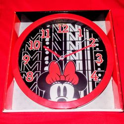 New Disney Minnie Mouse Wall Clock / Nuevo Reloj De Pared 