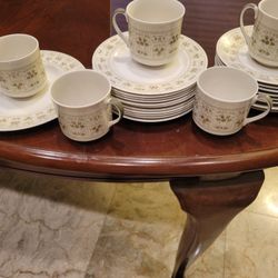 Vintage Royal Doulton Bone China Dishes Made In England Samarra  25 Pieces 