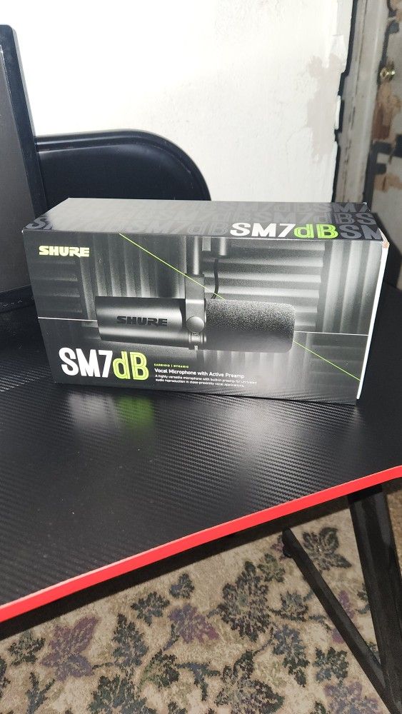 Shure SM7db XLR MICROPHONE