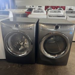 Electrolux Gas Washer & Dryer Set – Ready to Use!