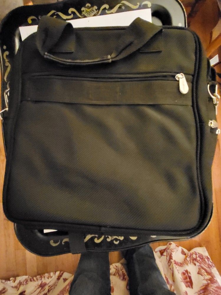 Laptop Carrier/Carrying Bag