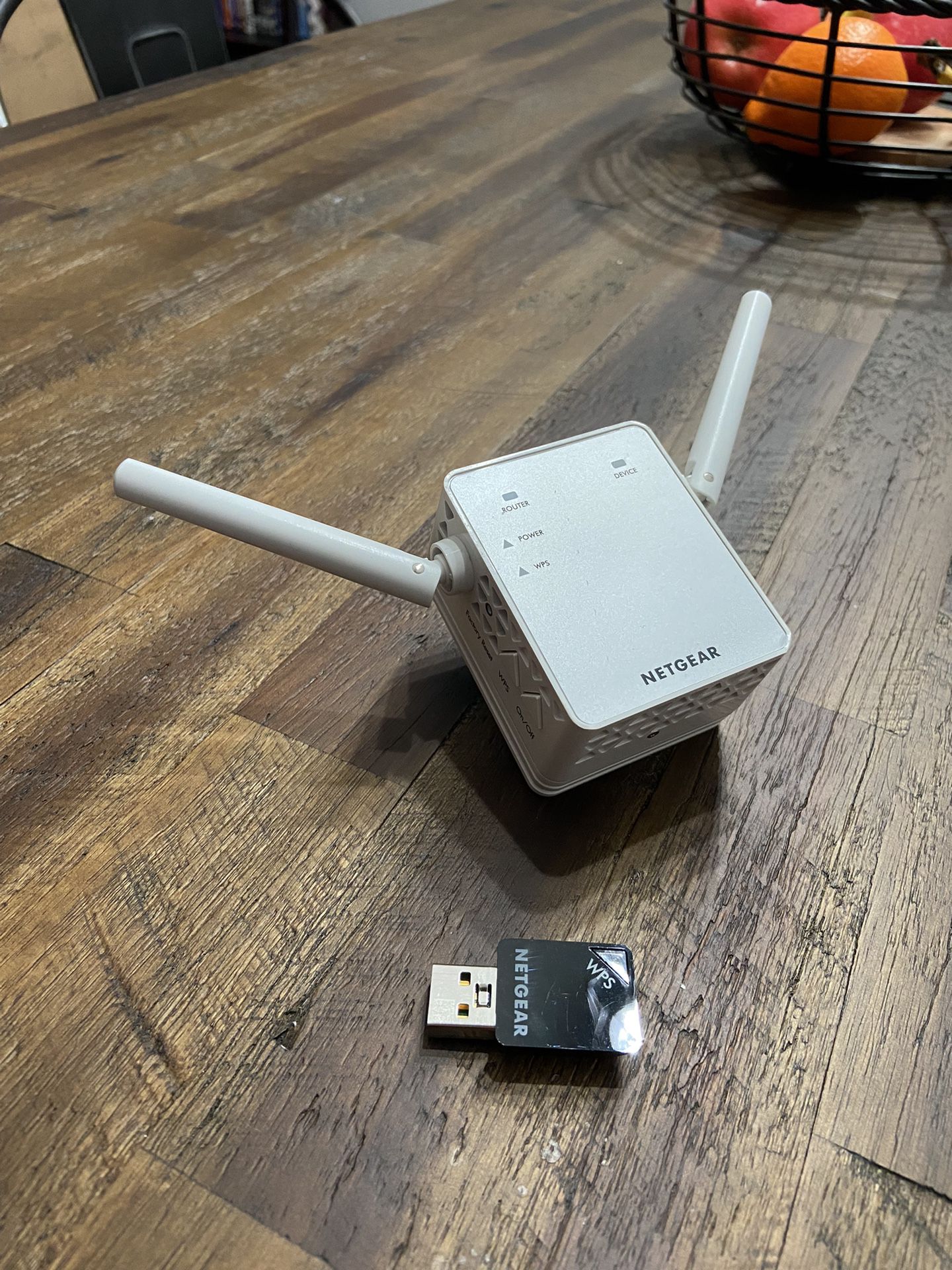 Netgear Wifi Router USB & Wifi Extender