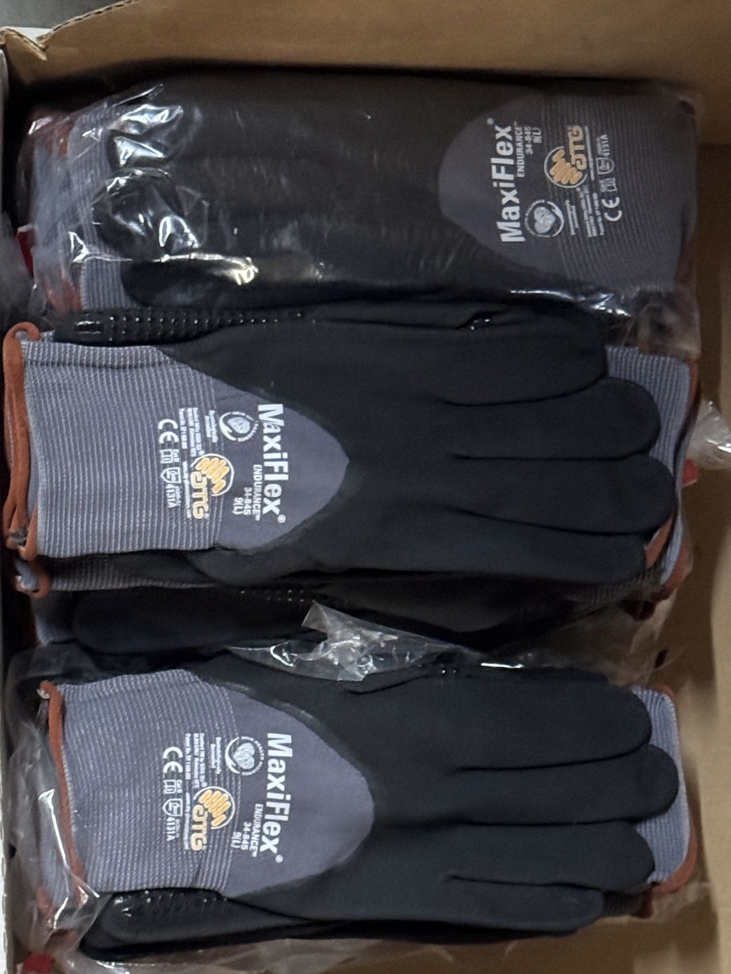 GRIP GLOVES