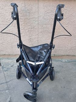 3 wheels Walker