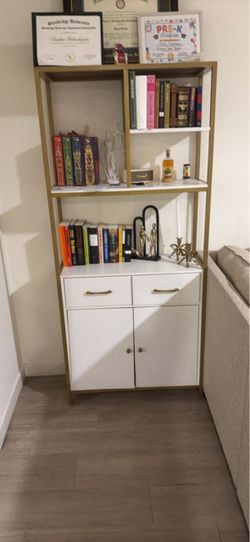 Bookshelf bookcase