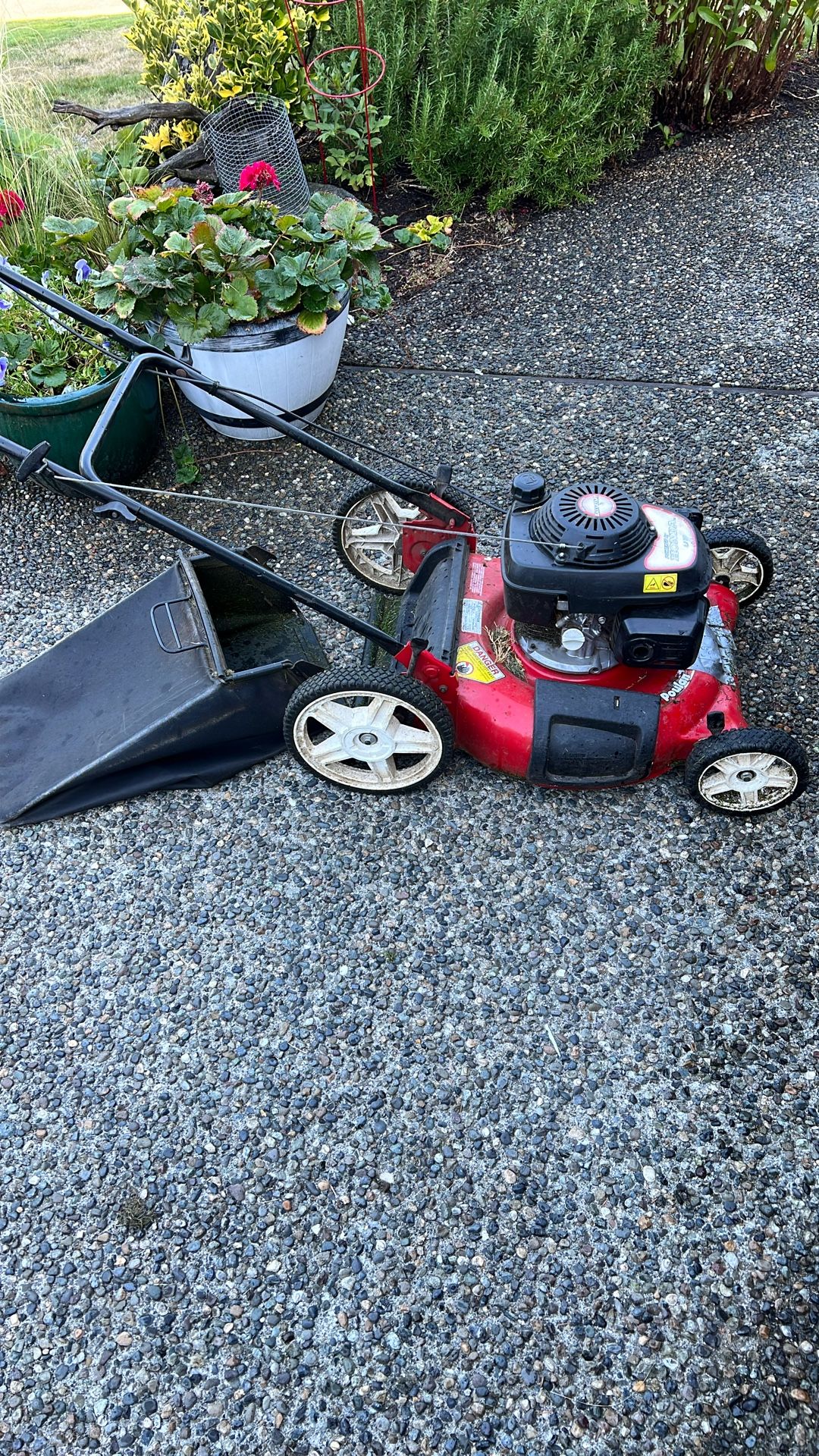 Poulan Lawnmower With Honda Engine RUNS