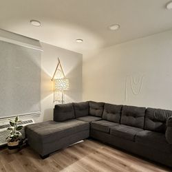 Signature Design By Ashley Maier 2-piece Full Size Sleeper Sectional Sofa with Chaise