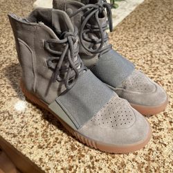 Yeezy 3 Pack 750, 350 V2 and 350 V1