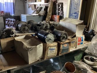 Mix of 50s, 60s and up to early 70s Chevy, Pontiac, Ford Starters SB BB