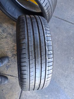 One. 245/35/20 Pirelli Pzero Run Flat