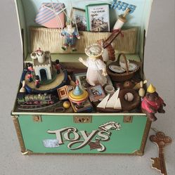 Vintage Enesco Toy Symphony Musical Box Green Toy Chest Figurine 1986 Works 