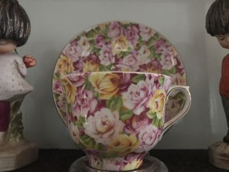 Colcough fine bone china tea cup Shintz rose pattern