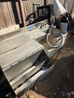 Stainless steel sink