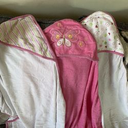 Set Of  Hooded Towels With Wash Cloths 