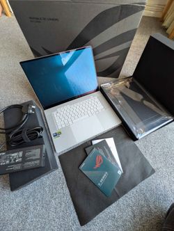 ASUS ROG Zephyrus G16 GU605 Gaming
Laptop Ultra 9 H RTX 5070 32GB 1TB
OLED