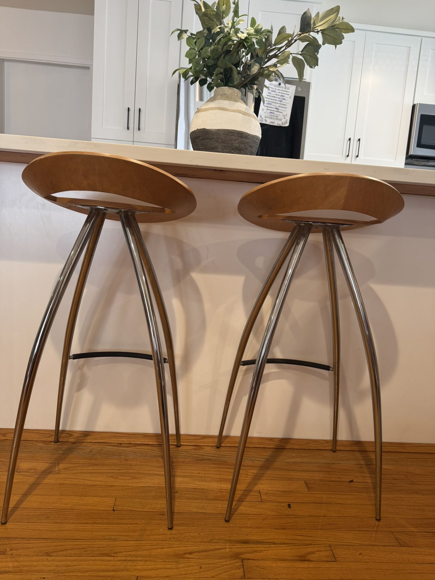 Magis Lyra Style Bar Stool Set