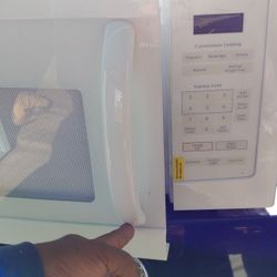 Hot Pot microwave vent above the stove