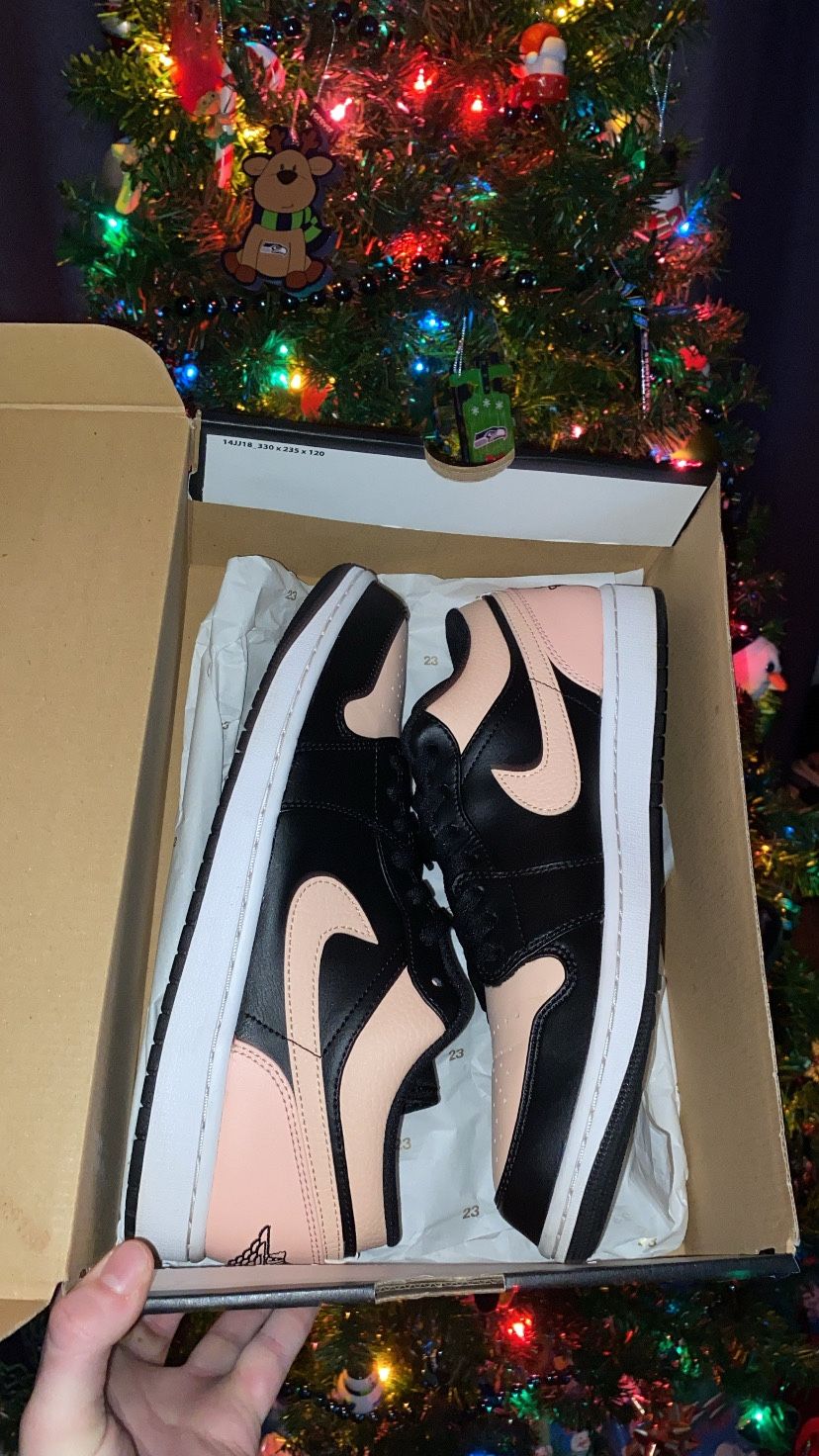 Jordan 1 Low Crimson Tint
