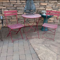 Red medal foldable table and chairs