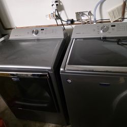 Maytag Washer 5.2 Cubic Ft & 8.8 Cubic Ft Gas Dryer  