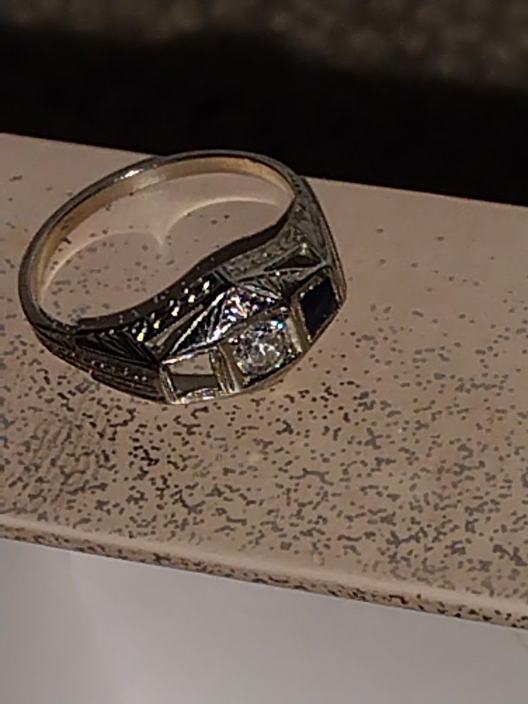 Vintage Engagement Ring Missing One Sapphire On The Side 18 Karat Gold