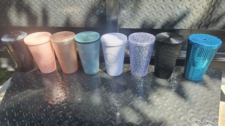 Authentic Starbucks Cups – No Straws
Selling a set of authentic Starbucks reusable cups.

