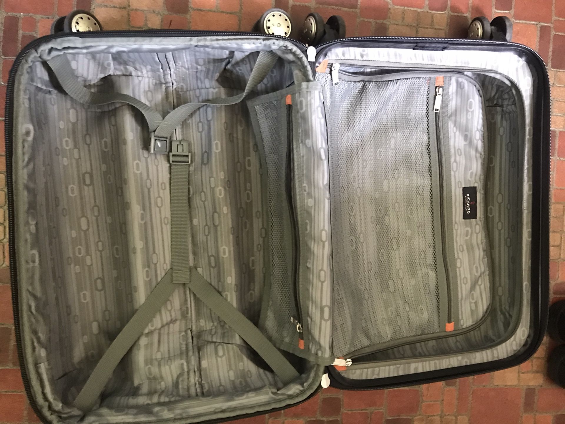 Ricardo Suitcase 8.5 X 14 X 21.5