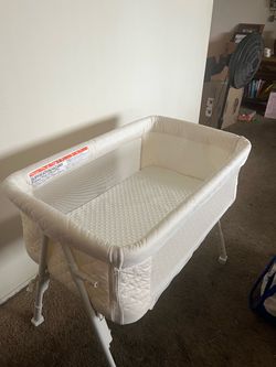 Bassinet - Like New Condition