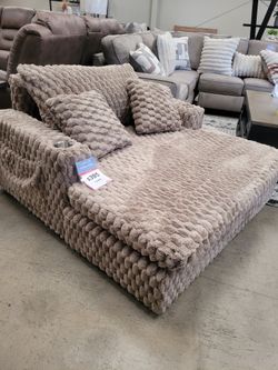   Chaise Couch 