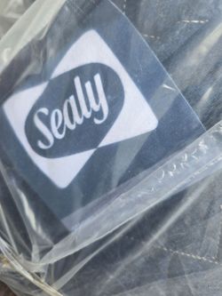Queen size sealy matress and Boxpring new free Delivery