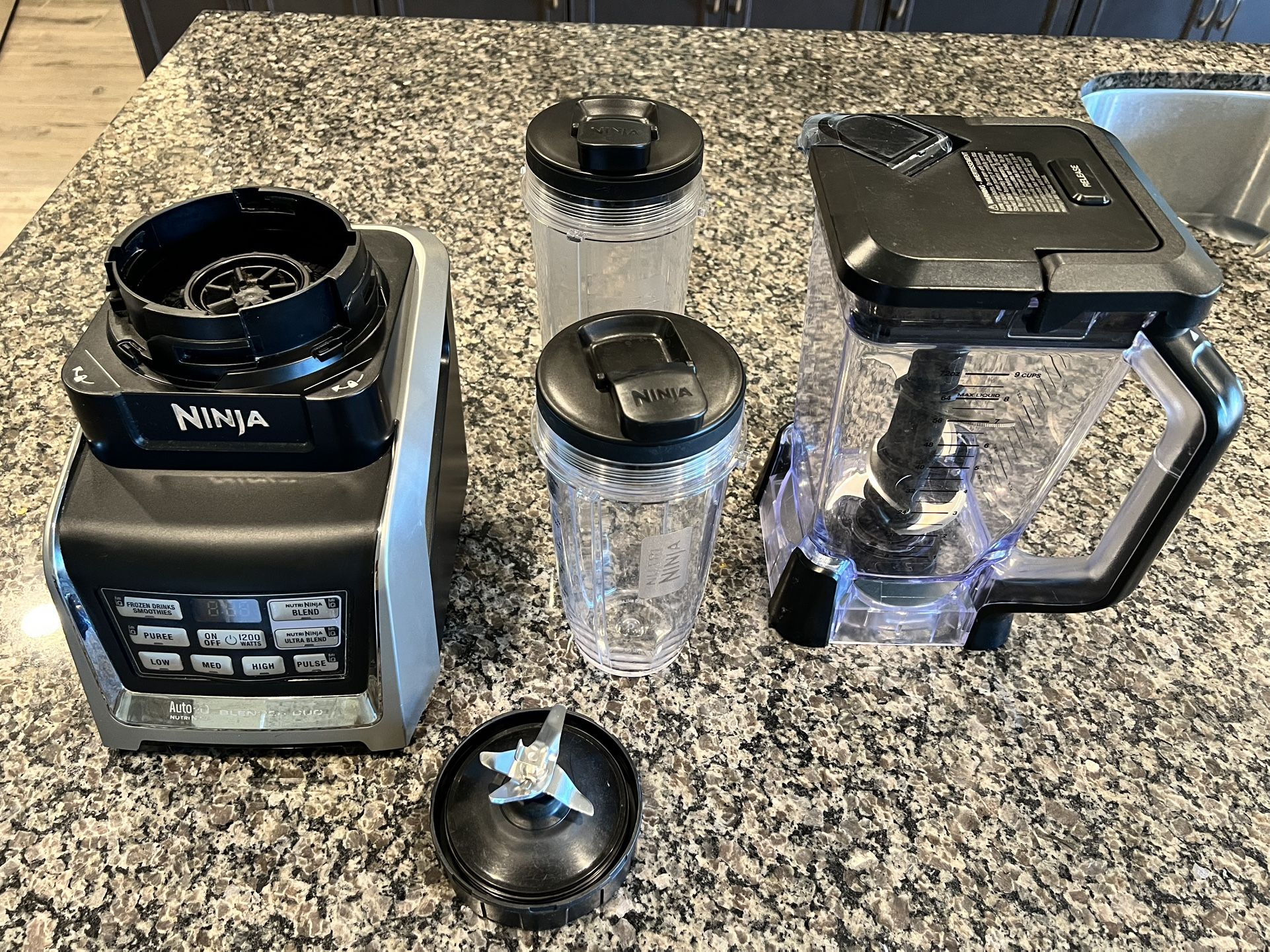 Ninja AutoIQ blender System